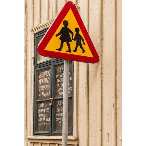 Bibikow, Walter 아티스트의 Sweden-Vastragotland and Bohuslan-Gothenburg-Haga neighborhood-children crossing sign작품입니다.